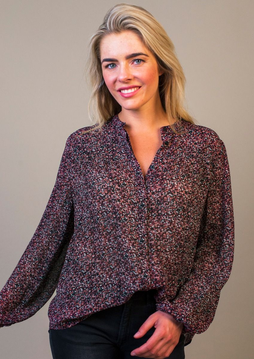 Eigenlijk verjaardag levering Skylar chiffon blouse met bordeaux rode all-over print voor dames | Circle  Of Trust official webshop